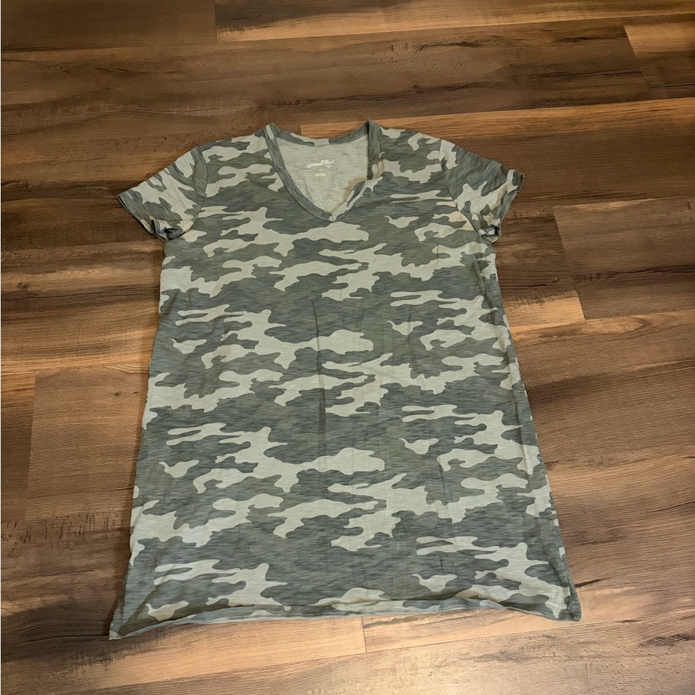 Womens Universal Thread Camo Short Sleeve Tee Size XL
